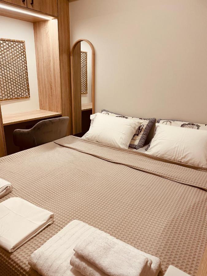 2 Bedroom Apt - Live Like A Local In Kolonaki Atene Esterno foto