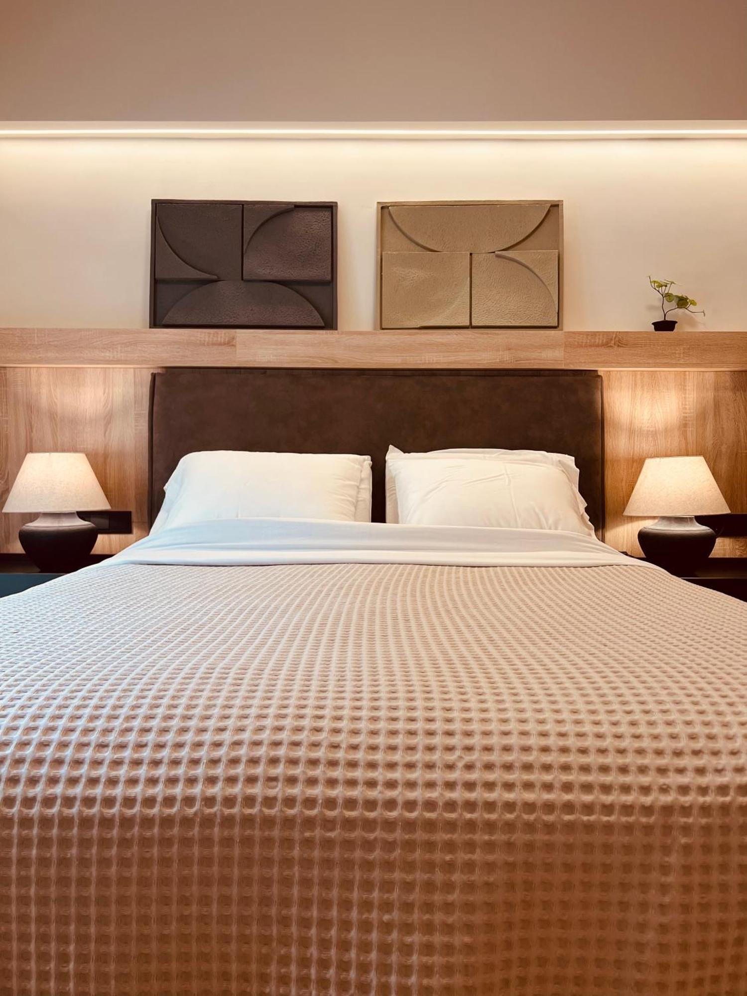 2 Bedroom Apt - Live Like A Local In Kolonaki Atene Esterno foto
