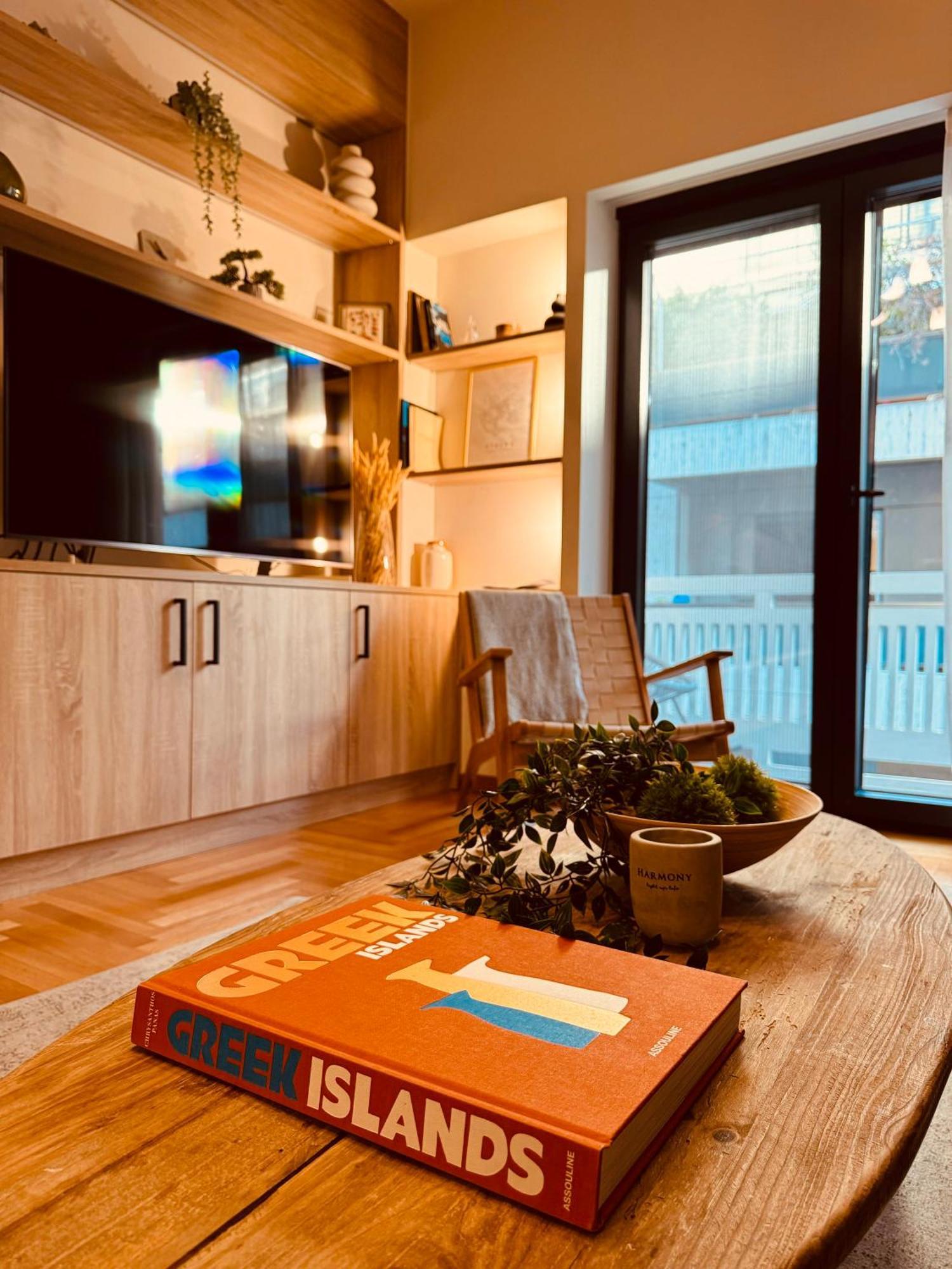 2 Bedroom Apt - Live Like A Local In Kolonaki Atene Esterno foto