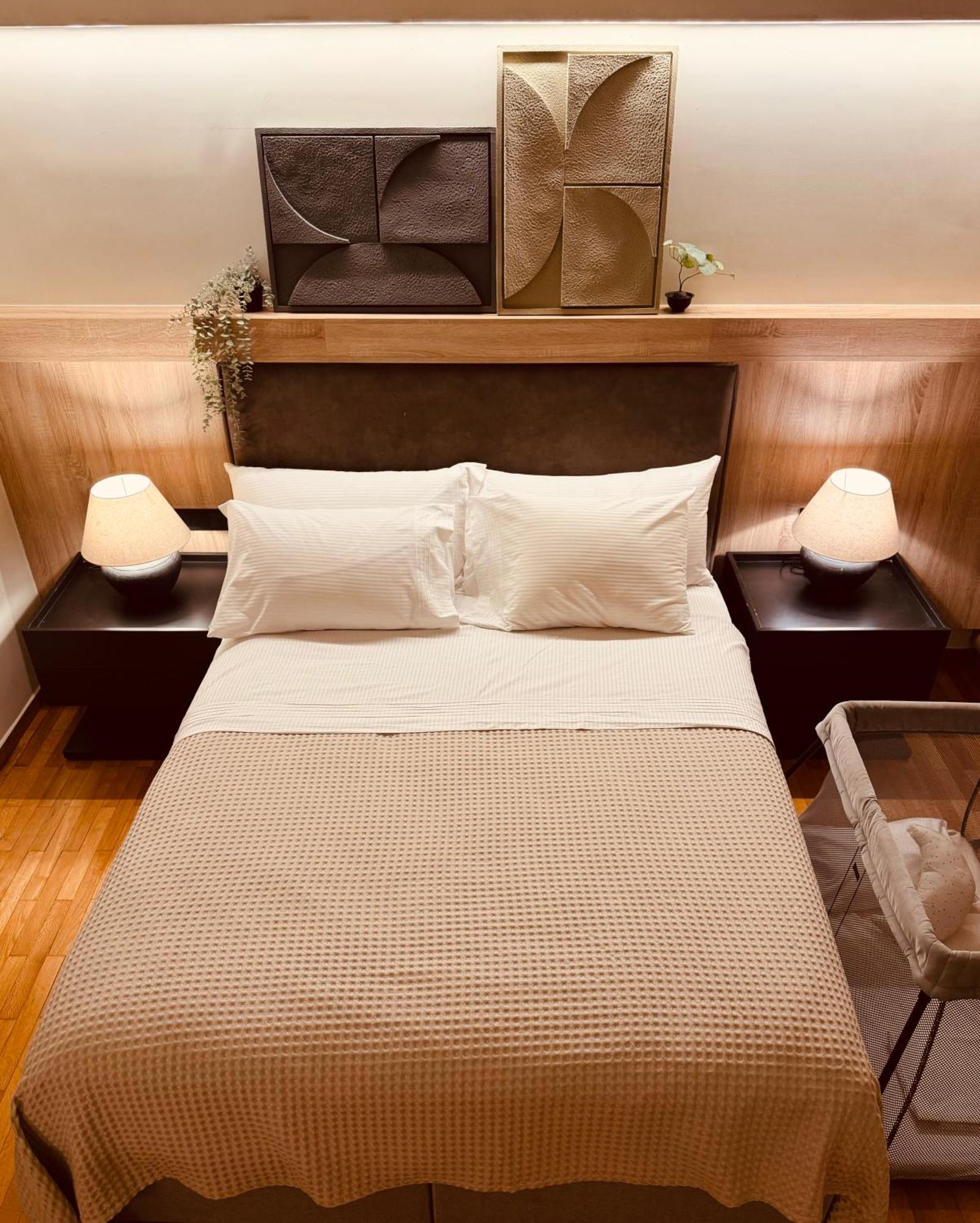 2 Bedroom Apt - Live Like A Local In Kolonaki Atene Esterno foto